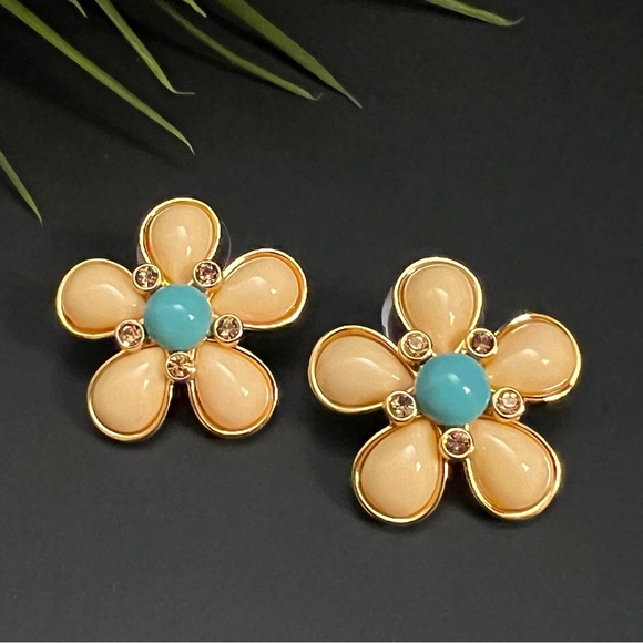 NEW Joan Rivers Flower Blossom Button Earrings - Picture 7 of 7